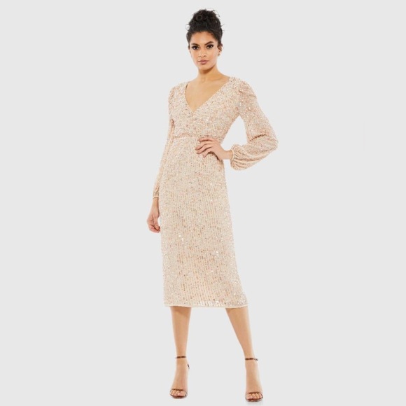 Mac Duggal Dresses & Skirts - MAC DUGGAL
Beige Sequined Illusion Puff Sleeve V Neck Midi
Dress Size 14
